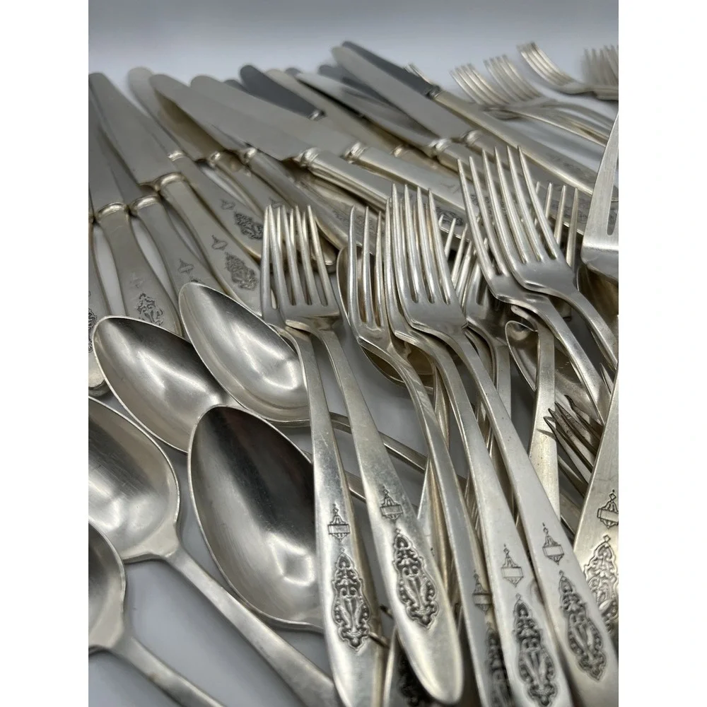 64 Pc ONEIDA BIRD of PARADISE COMMUNITY PLATE 1923 SILVERWARE Forks Knives Spoon